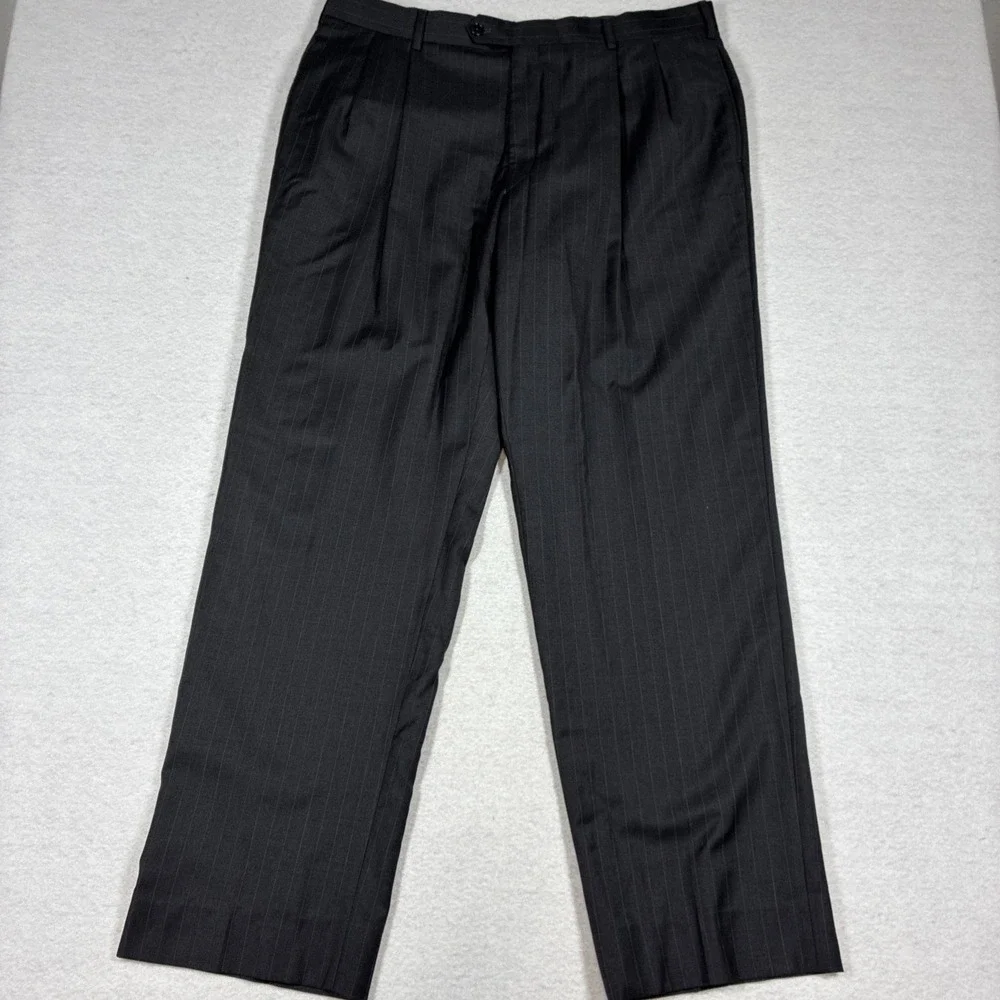 Jos. A Bank Men's Wool Charcoal Gray Pinstripe Suit 2 Piece 44R 38x33 Formal